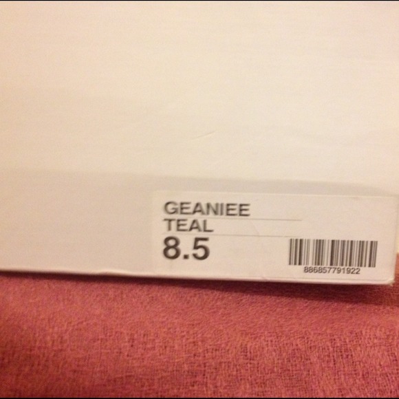 Steve Madden Geaniee Platform Sandals in Teal - Picture 4 of 4