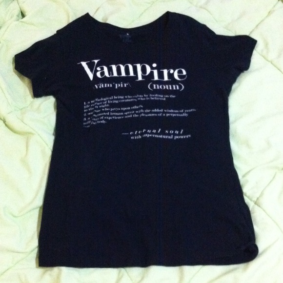 Vampire T shirt - Picture 2 of 3