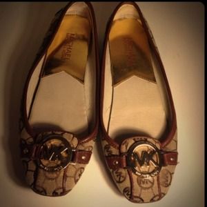 AUTHENTIC MICHAEL KORS FLATS!!❤️