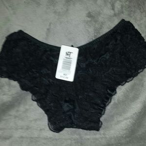 Hot Topic ruffled bottoms