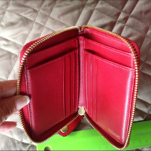 Coach Gramercy Wallet - Picture 2 of 2