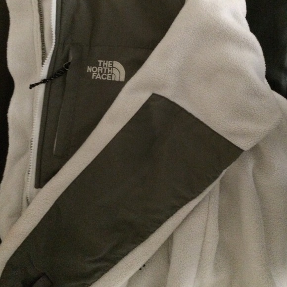 White and grey northface - Picture 2 of 3