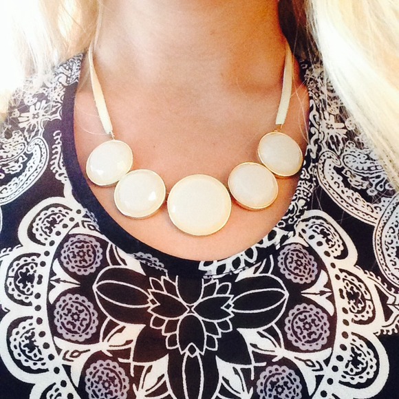 Statement necklace - Picture 3 of 3