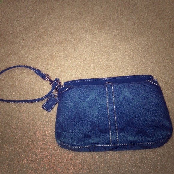 Coach wristlet in blue