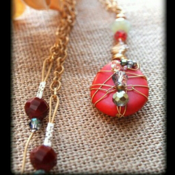 ***SOLD!!**** Howlite Wire Wrapped necklace - Picture 4 of 4