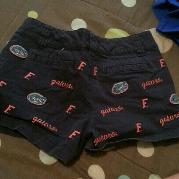 Shorts - Picture 2 of 3