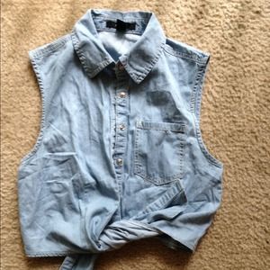 Sleeveless denim shirt