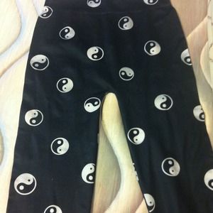 Yin yang leggings