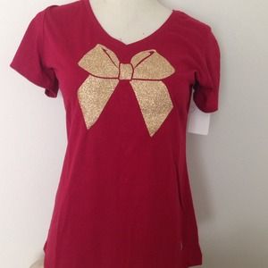 Maroon and gold bow tshirt!