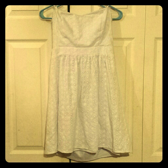 Strapless white lacy dress