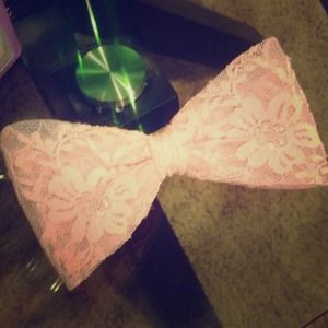 Lace pink bow