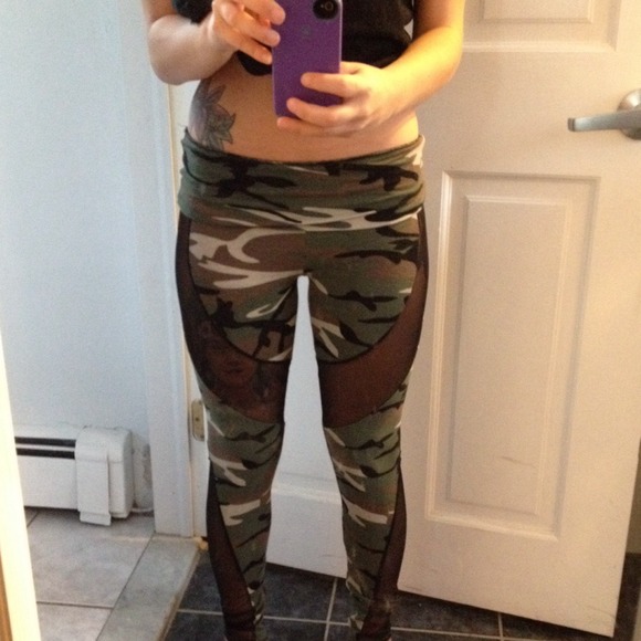 💚CAMO LEGGINGS💚