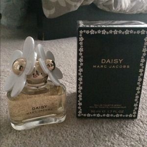 Marc Jacobs daisy perfume