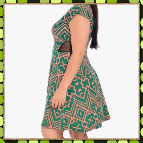 🎉HOST PICK URBAN GLAM🎉PLUSSIZE IKAT TRIBAL DRESS - Picture 3 of 4