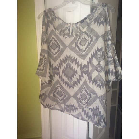 paper tee Tops - Tribal/Aztec Top
