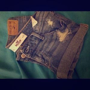 Hollister jean shorts size 25 Stretch!!