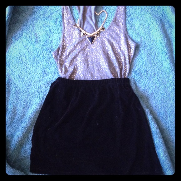 ✨Grey sequined top✨