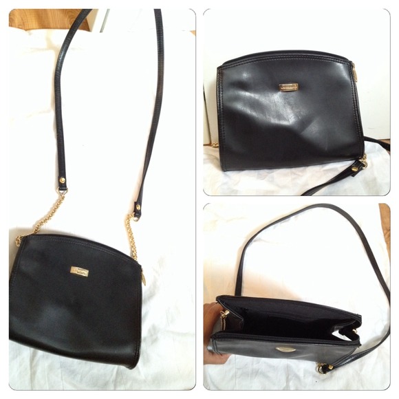 Vintage liz claiborne body cross.