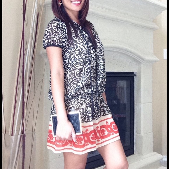 🌺BUNDELED🌺Anna Sui 💯 Silk Flirty Tunic / Top✨ - Picture 4 of 4