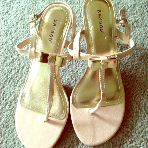 Bow sandals