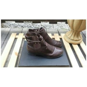 H&m brown boots w/gold buckle
