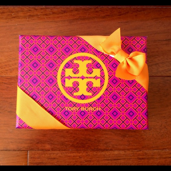 SOLD -- Authentic Tory Burch Small Box - Picture 1 of 2