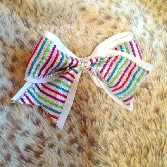 striped bow