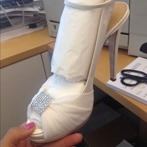Oscar de la Renta white wedding heels