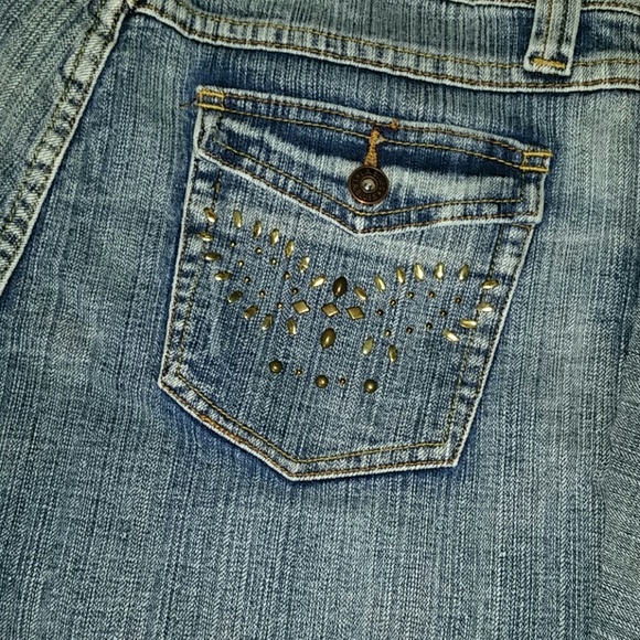 Short Blue Capris - Picture 2 of 3