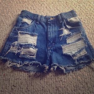 Distressed high waist shorts