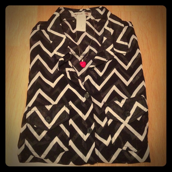 teenbell Tops - Black & White Button Down Chevron Sleeveless Top