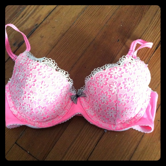 💕32C Victorias Secret Body By Victoria Demi Bra💕