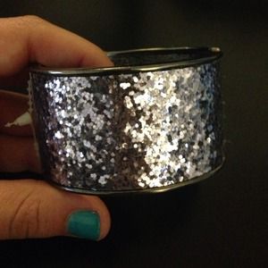 Cute snap on bracelet.