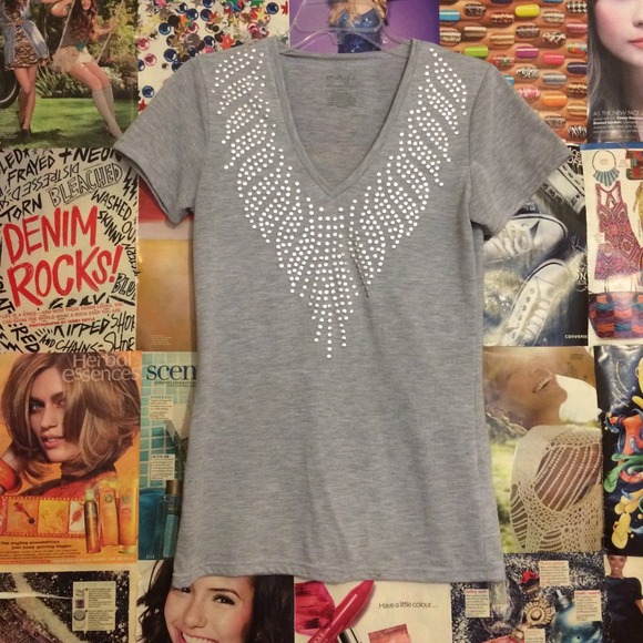 🌟HP 8/1🌟Light Gray Metallic Flare Shirt - Picture 2 of 4
