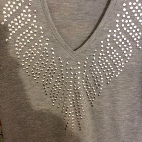 🌟HP 8/1🌟Light Gray Metallic Flare Shirt - Picture 4 of 4