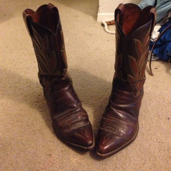 Dan post cowgirl boots!