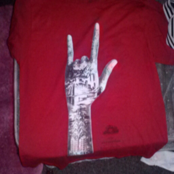 Mens Ed Hardy Original IRock T-SHIRT! - Picture 1 of 2