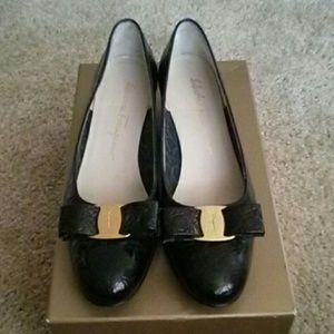 Salvatore Ferragamo made in Italy! Size 7 1/2