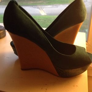Green Wooden Wedges