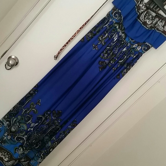 Dresses & Skirts - Maxi dress