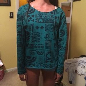 Comfy crew neck with patterns