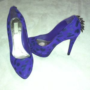 Purple leopard pumps