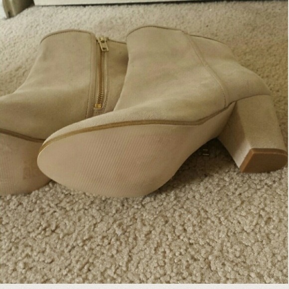 ❌Bundled H&M Creme Booties - Picture 3 of 4