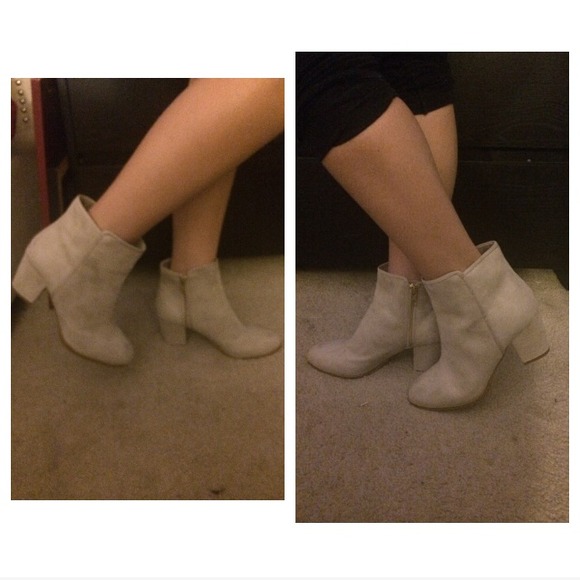 ❌Bundled H&M Creme Booties - Picture 4 of 4
