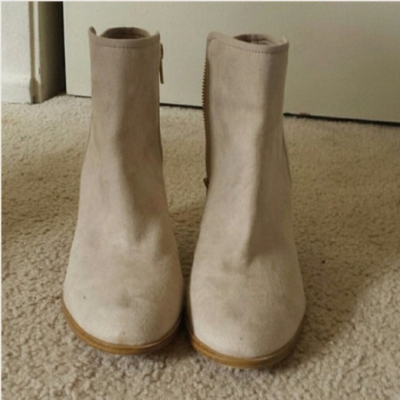 ❌Bundled H&M Creme Booties - Picture 2 of 4