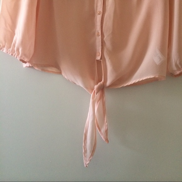 ❎SOLD!❎ Forever 21 Peach Chiffon Top - Picture 4 of 4