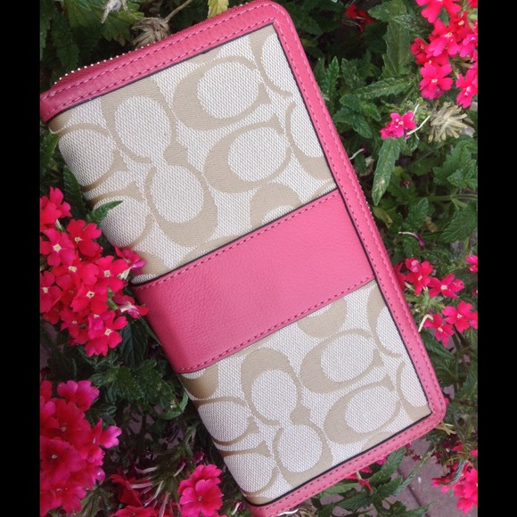✋🏻SOLD✋🏻Coach Khaki/Pink Accordion Wallet💕 - Picture 2 of 4
