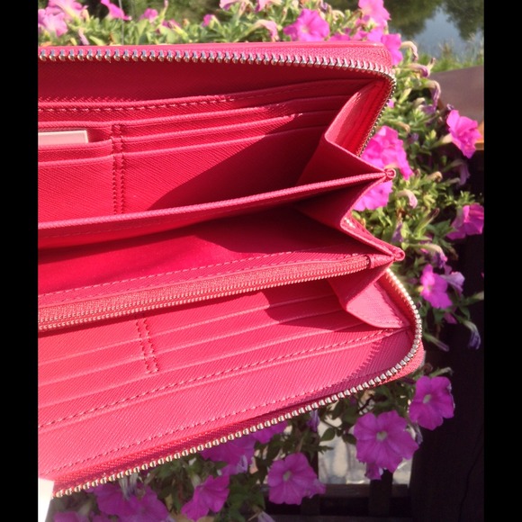 ✋🏻SOLD✋🏻Coach Khaki/Pink Accordion Wallet💕 - Picture 3 of 4