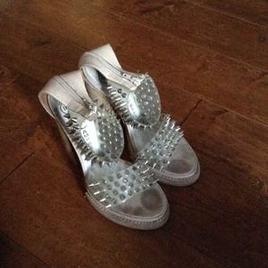 To die for Jeffrey Campbells 💀✨