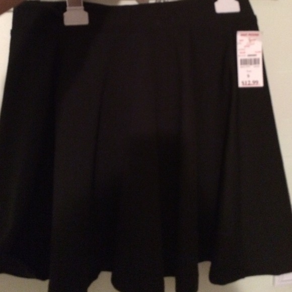 Black skirt never worn!